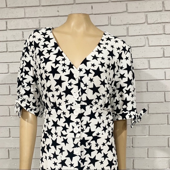 Nobody’s Child V-Neck Star Print With Tie Shoulders Dress - Picture 2 of 8